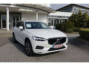 Volvo  D4 Geartr. Momentum Pro V-LED RFK NAVI