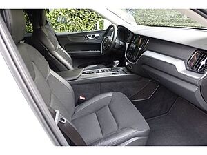 Volvo  D4 Geartr. Momentum Pro V-LED RFK NAVI
