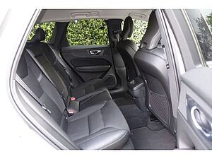 Volvo  D4 Geartr. Momentum Pro V-LED RFK NAVI