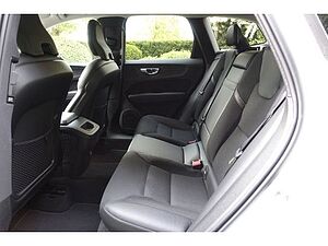 Volvo  D4 Geartr. Momentum Pro V-LED RFK NAVI