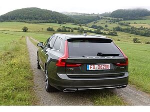 Volvo  T8 AWD Inscription V-LED AHK RFK BLIS ACC