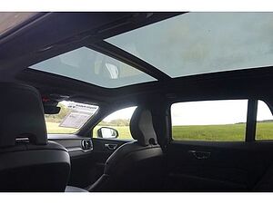 Volvo  T6 PHEV AWD R-Design HUD AHK PANO RFK