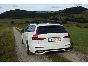 Volvo  T6 PHEV AWD R-Design HUD AHK PANO RFK