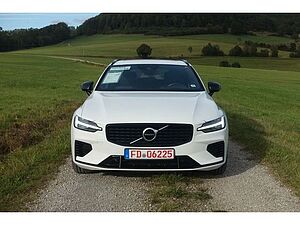 Volvo  T6 PHEV AWD R-Design HUD AHK PANO RFK