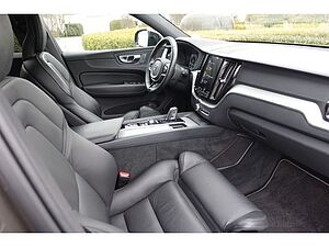 Volvo  B5 AWD R-Design HUD PGSD ACC BLIS RFK AHK
