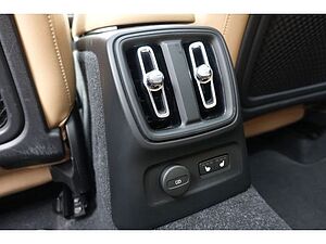 Volvo  T5 Inscription AHK Pano SHZ H&K