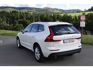 Volvo  Momentum AWD D4   AHK/IntelliSafe /Pilot As