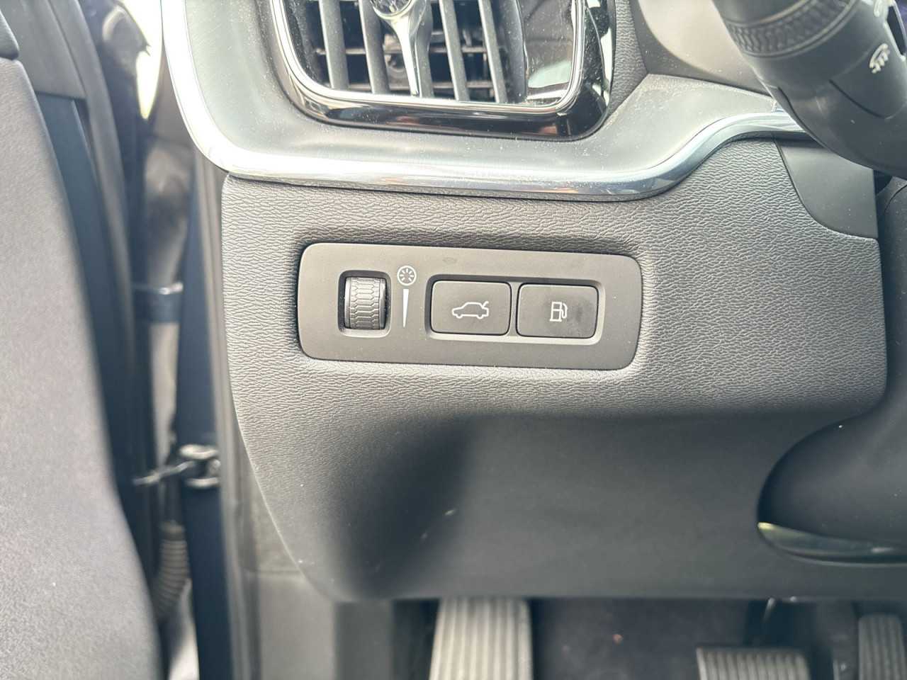 Volvo  XC60 Bluetooth Navi LED Klima Einparkhilfe el. Fenster