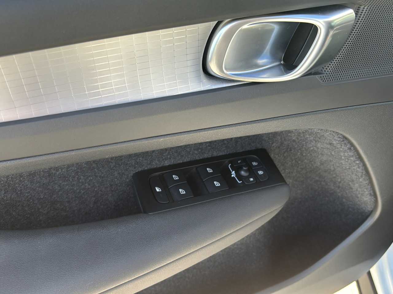 Volvo  XC40 Bluetooth Navi LED Klima Einparkhilfe el. Fenster