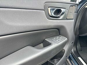 Volvo  XC60 Bluetooth Navi LED Klima Einparkhilfe el. Fenster