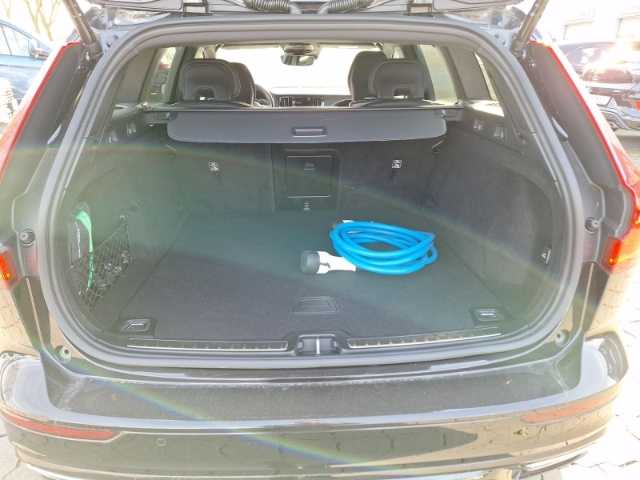 Volvo  Kombi R Design Recharge Plug-In Hybrid AWD T6 Twin Engine EU6d Allrad StandHZG N