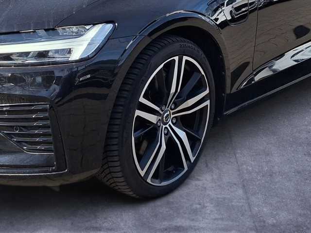 Volvo  Kombi R Design Recharge Plug-In Hybrid AWD T6 Twin Engine EU6d Allrad StandHZG N