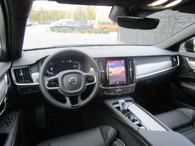 Volvo  Plus Dark B4 Benzin StandHZG AHK Panorama Leder AHK-el. klappb. digitales Cockpi