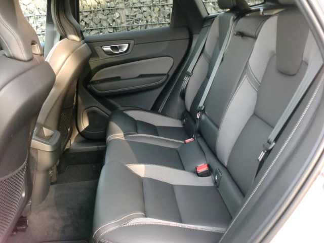 Volvo  2WD B4 Diesel EU6d Plus Dark StandHZG Leder digitales Cockpit Memory Sitze Sound