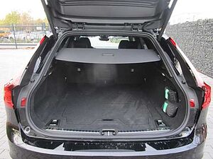 Volvo  Plus Dark B4 Benzin StandHZG AHK Panorama Leder AHK-el. klappb. digitales Cockpi