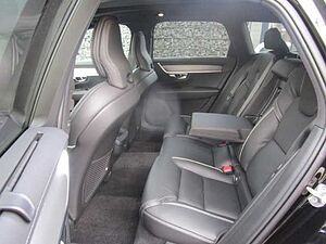 Volvo  Plus Dark B4 Benzin StandHZG AHK Panorama Leder AHK-el. klappb. digitales Cockpi