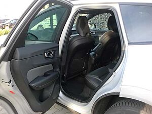 Volvo  2WD B4 Diesel EU6d Plus Dark StandHZG Leder digitales Cockpit Memory Sitze Sound