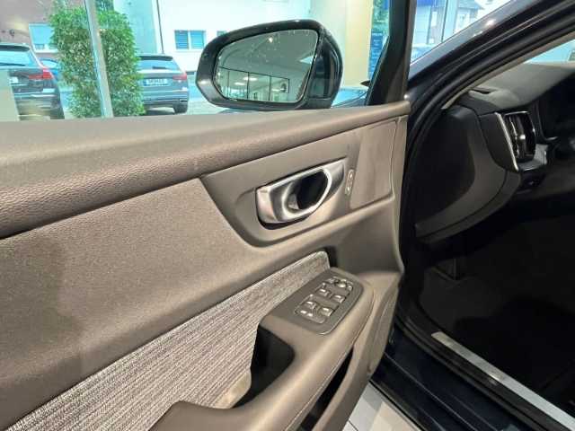 Volvo  Core B3 DCT - 18-Zoll, ACC, BLIS, Kamera