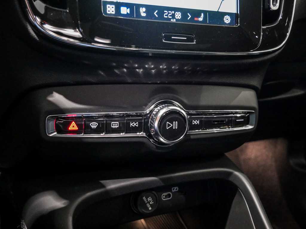 Volvo  Plus Recharge Pure Electric Navi Kam Blis ACC
