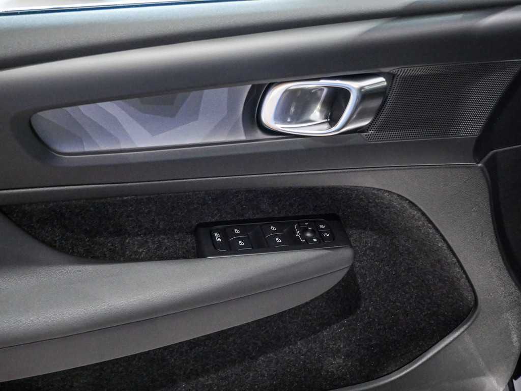 Volvo  Plus Recharge Pure Electric Navi Kam Blis ACC