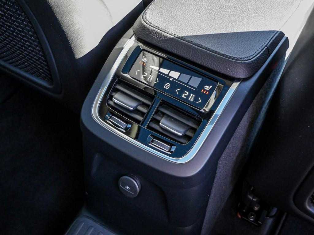 Volvo  T8 Recharge Inscription Expression AWD Pano HUD Luft 360°