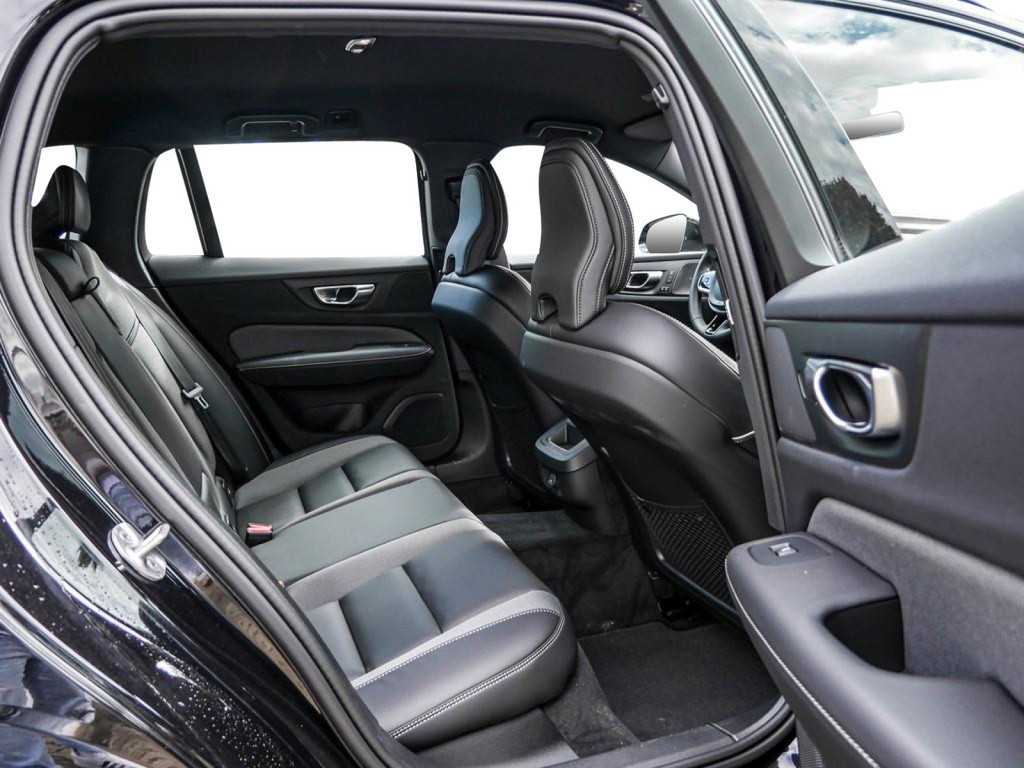Volvo  B4 Plus Dark ACC Google Stdhzg Kam HK