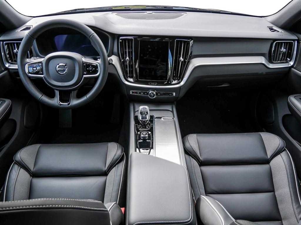 Volvo  B4 Plus Dark ACC Google Stdhzg Kam HK