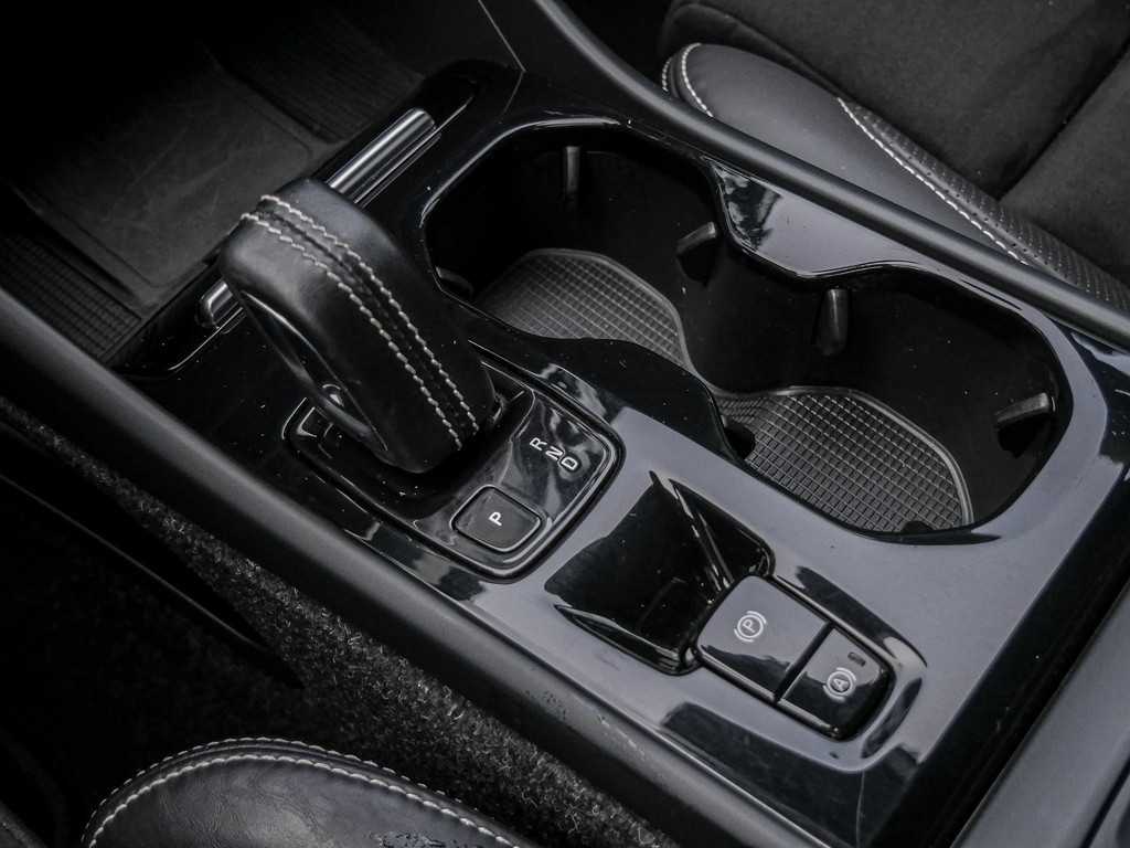Volvo  T5 R-Design AWD Kam Navi H-K Apple