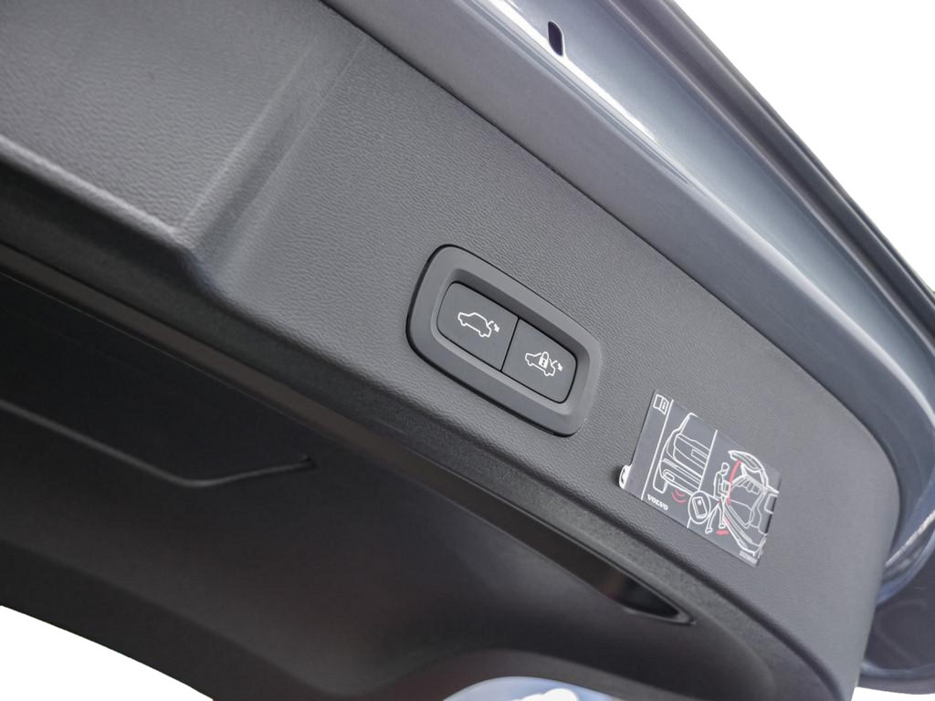 Volvo  Recharge Pure Electric Pro 360° Pano H-K