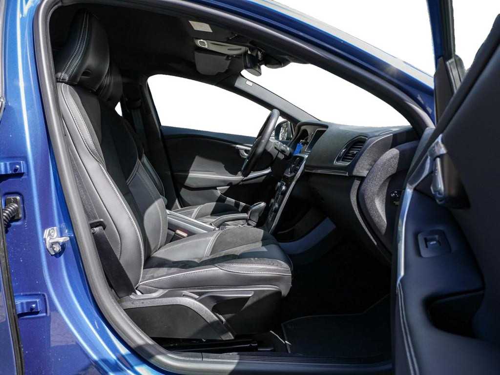 Volvo  T2 R-Design Geartronic LED Navi SHZ