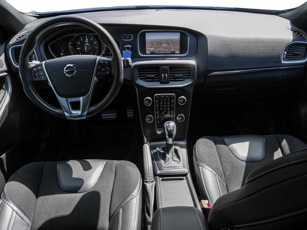Volvo  T2 R-Design Geartronic LED Navi SHZ