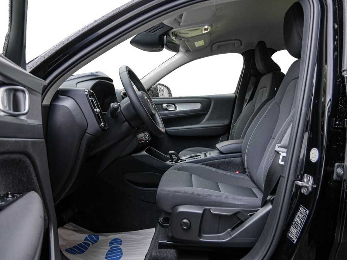 Volvo  T3 Momentum Pro Geartronic Kam SHZ Navi