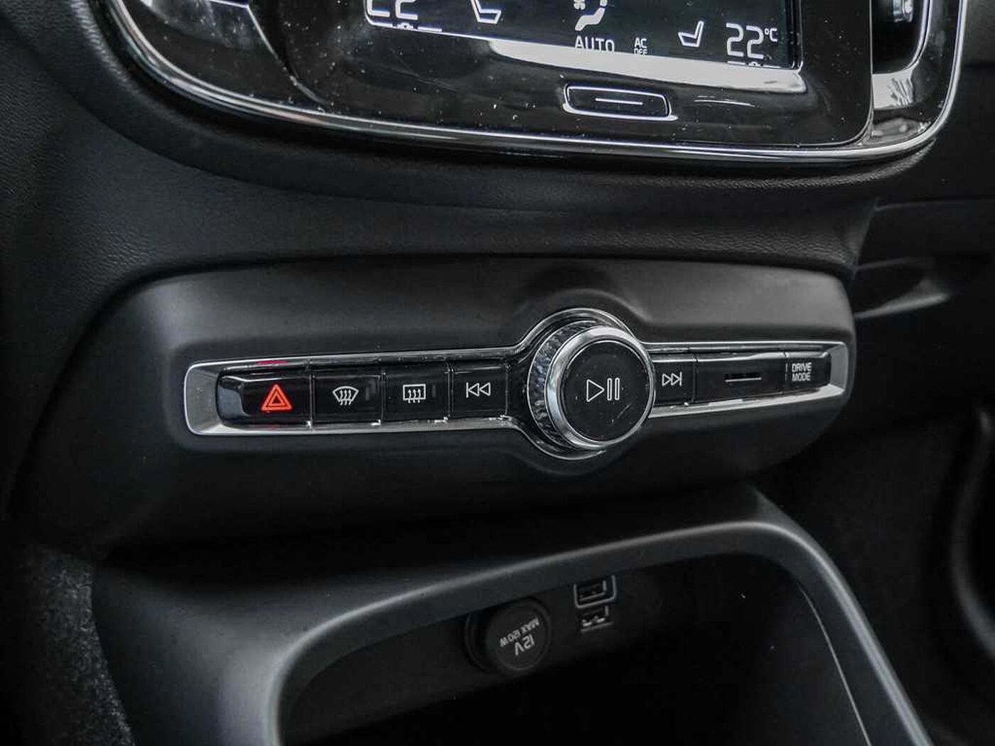 Volvo  T3 Momentum Pro Geartronic Kam SHZ Navi