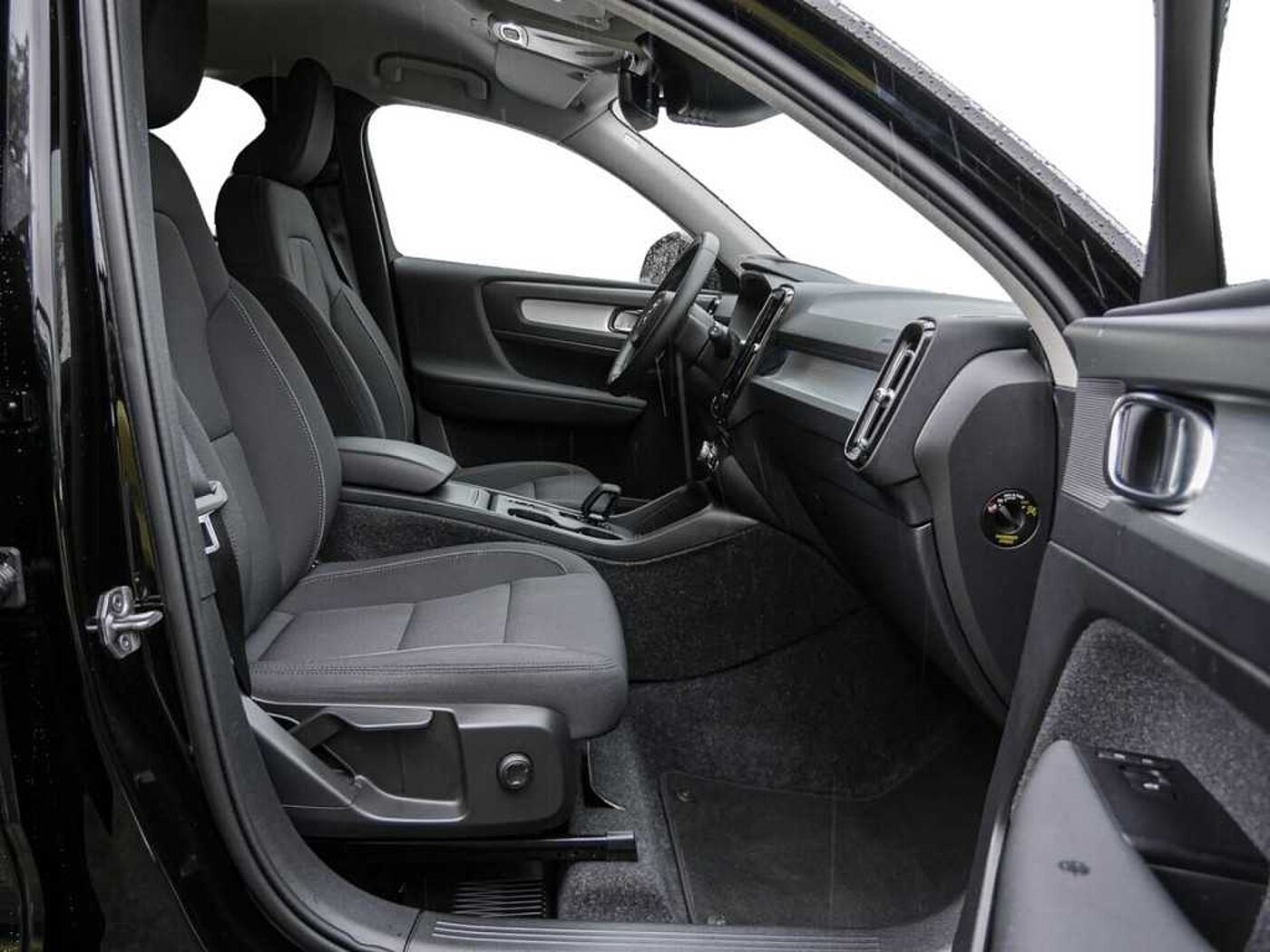 Volvo  T3 Momentum Pro Geartronic Kam SHZ Navi