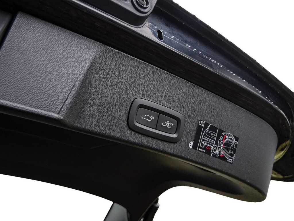 Volvo  T3 Momentum Pro Geartronic Kam SHZ Navi