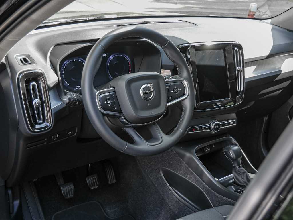 Volvo  T2 Momentum