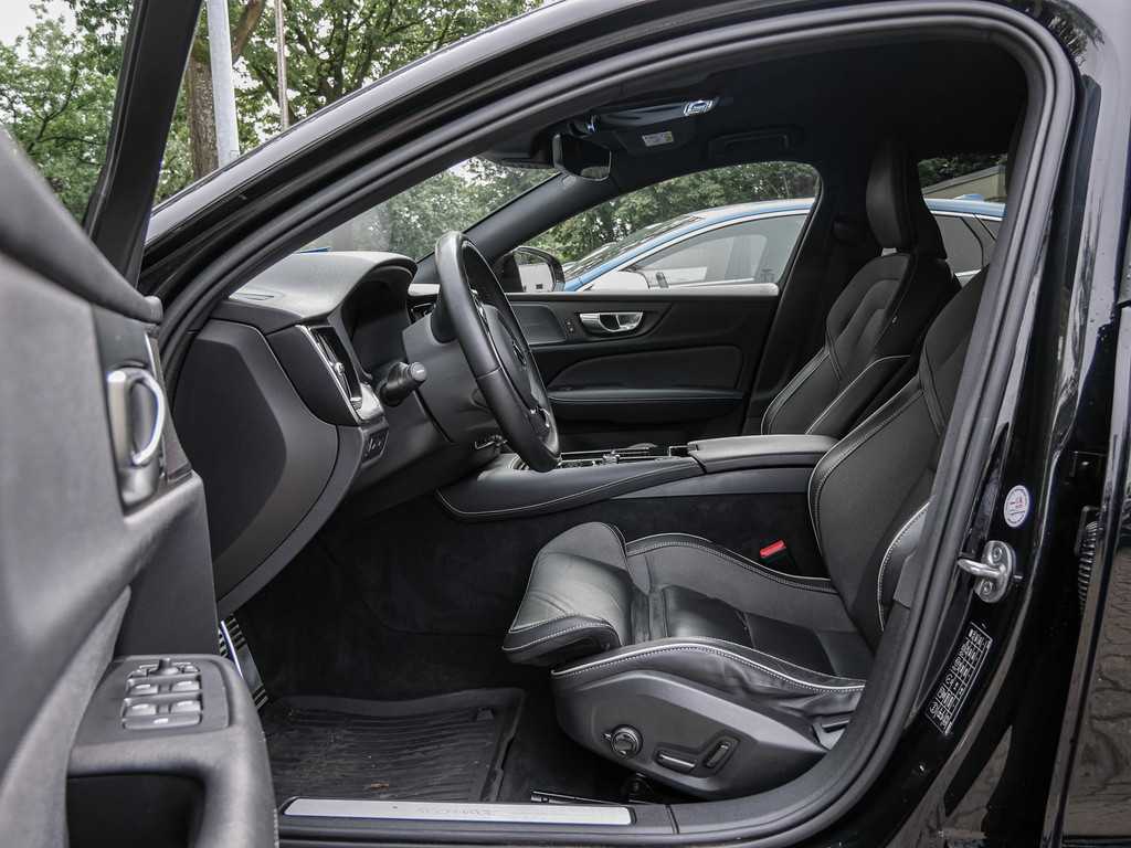 Volvo  T6 AWD R-Design Recharge Plug-In Hybrid