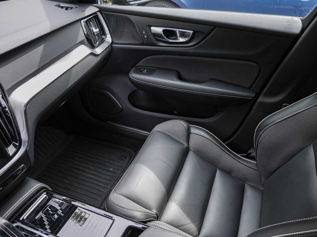 Volvo  T6 AWD R-Design Recharge Plug-In Hybrid