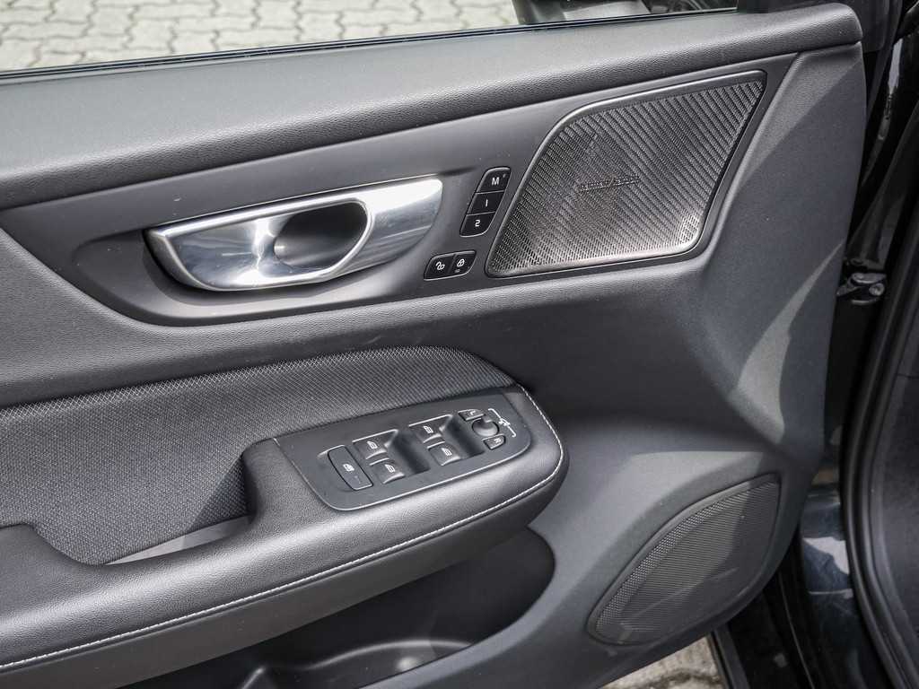 Volvo  T6 AWD R-Design Recharge Plug-In Hybrid