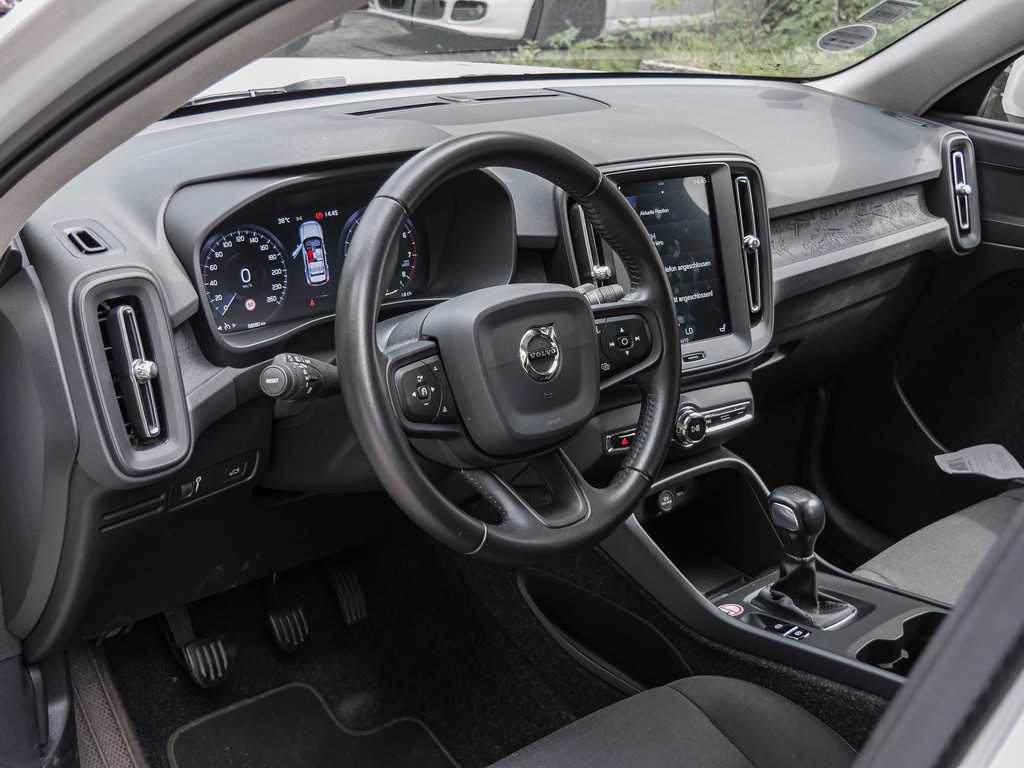 Volvo  T3 Basis Navi SHZ KAM BLIS PDC