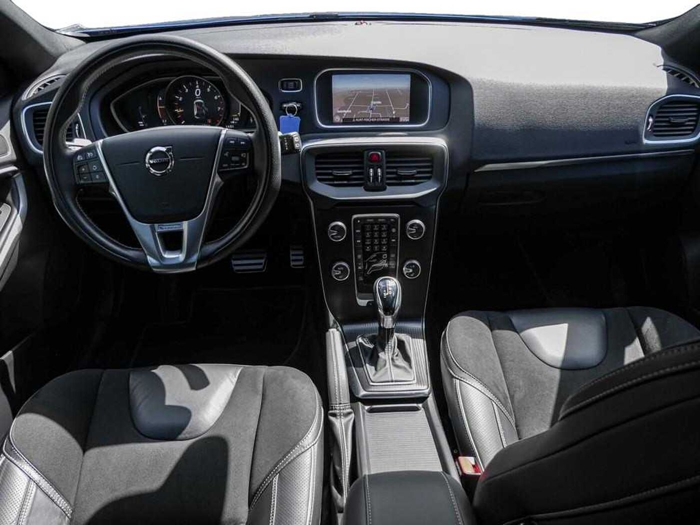 Volvo  T2 R-Design Geartronic LED Navi SHZ