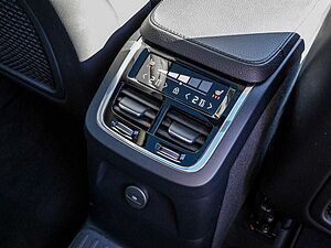 Volvo  T8 Recharge Inscription Expression AWD Pano HUD Luft 360°