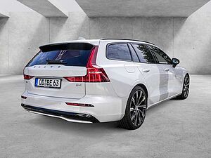 Volvo  B4 Plus Dark 20' HK ACC BLIS Navi Kam FH