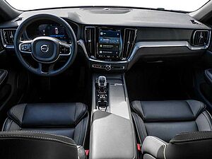 Volvo  B4 Plus Dark 20' HK ACC BLIS Navi Kam FH