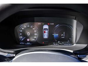 Volvo  T6 Recharge AWD R-Design H-K Pano Kam