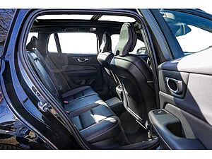 Volvo  T6 Recharge AWD R-Design H-K Pano Kam