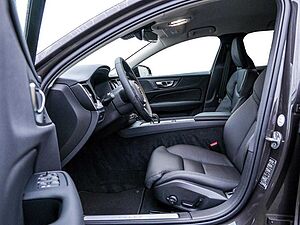 Volvo  B4 Plus Dark Navi Kam SHZ LH BLIS ACC