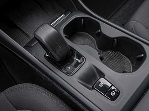 Volvo  B4 Momentum Pro AWD Kam Stdhzg SHZ