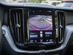 Volvo  D4 AWD Momentum Navi Kam Pano AHK