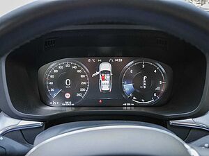 Volvo  D4 AWD Momentum Navi Kam Pano AHK